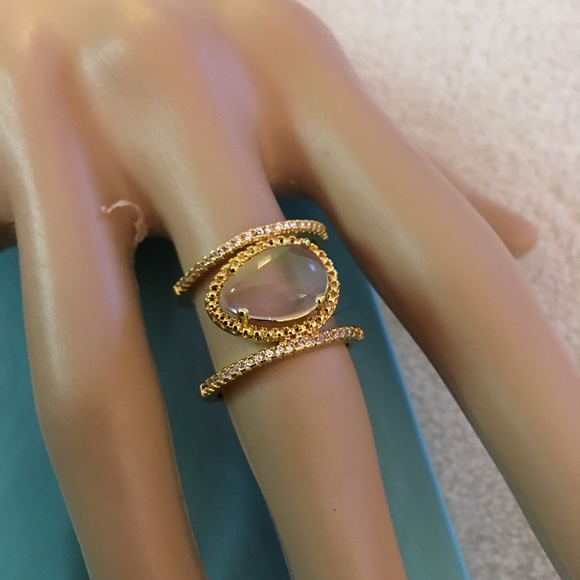 Gold tone moonstone ring size 7 - Picture 2 of 5